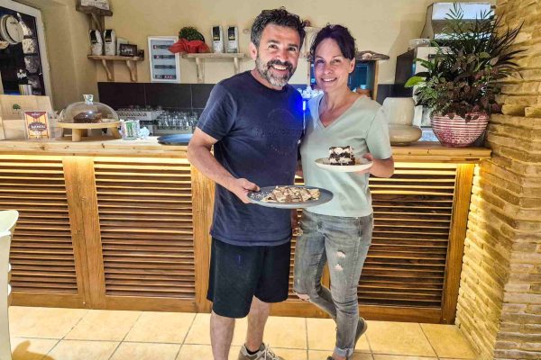 Καφετέρια Μύρτιλο Φενεός με θέα τη Λίμνη Δόξα